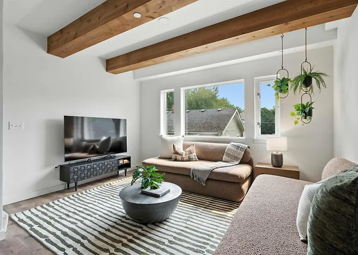 The Adelynn - Sleek 2Br House In Portland - Walk To Everything